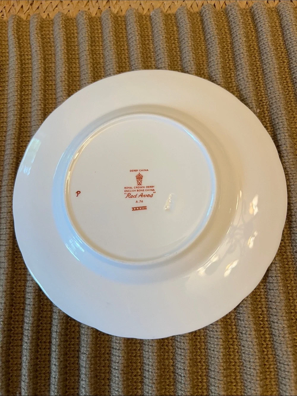 Royal Crown Derby English Bone China Red Aves. Set of 6.